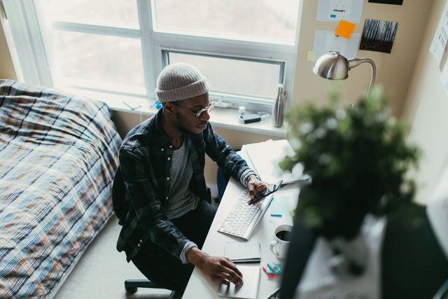 Fun Ways to Decorate A Dorm Room