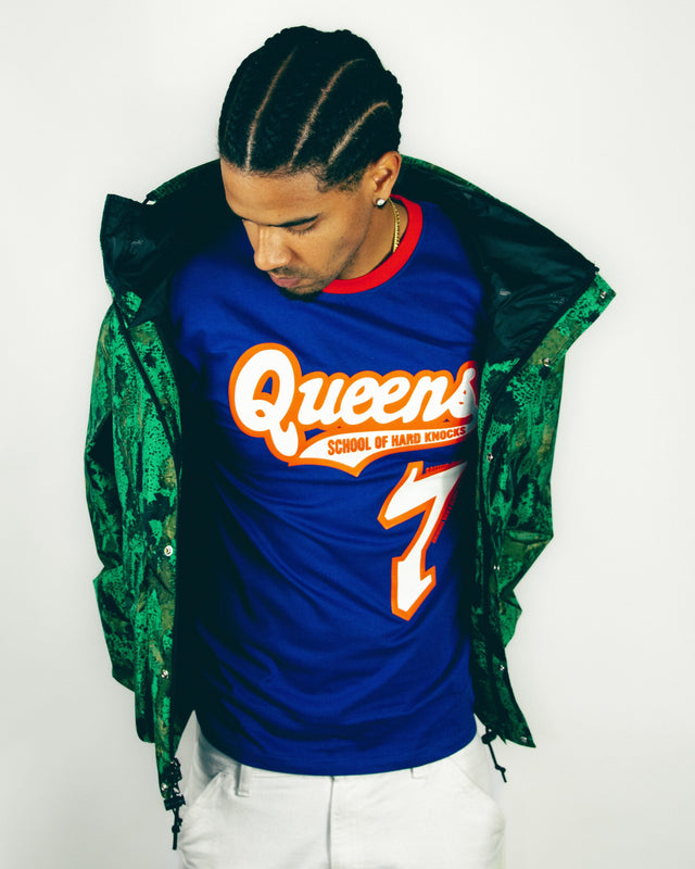 Queens 7  - SCHOOL OF HARD KNOCKS Tee