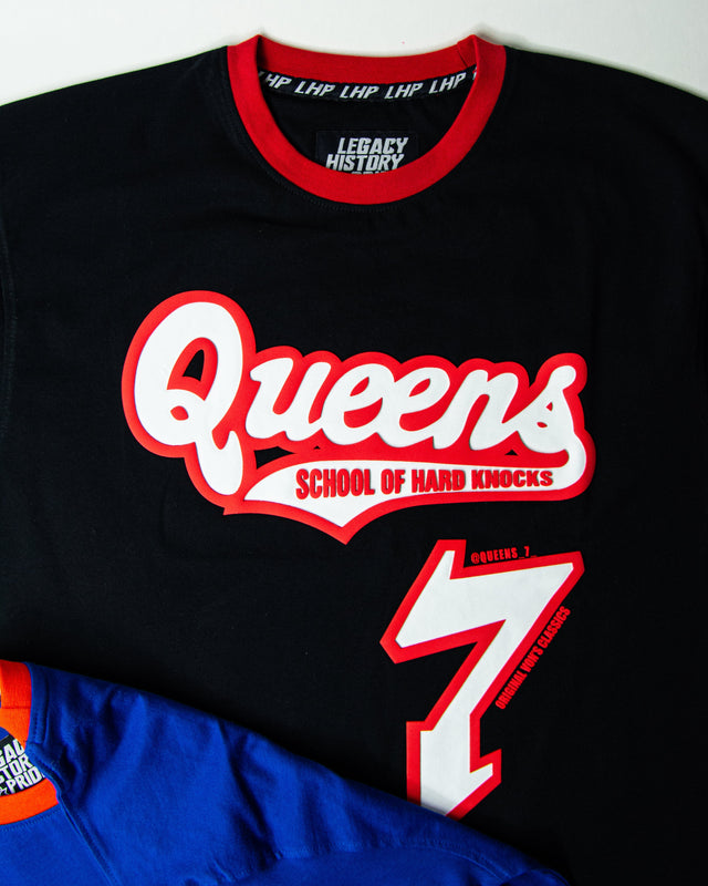 Queens 7 - SCHOOL OF HARD KNOCKS Tee
